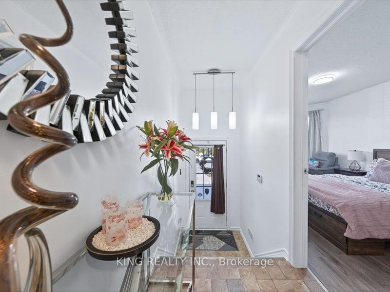 565 Grey Street Property Photo 6