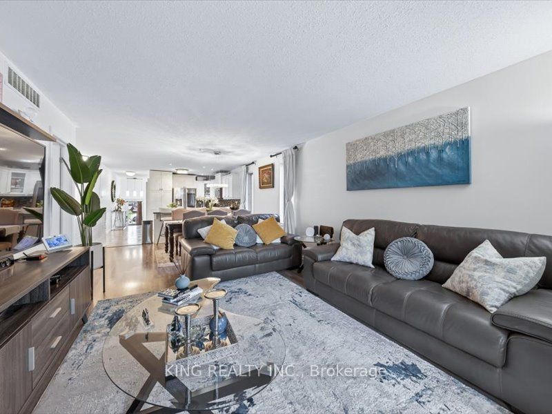 565 Grey Street Property Photo 7