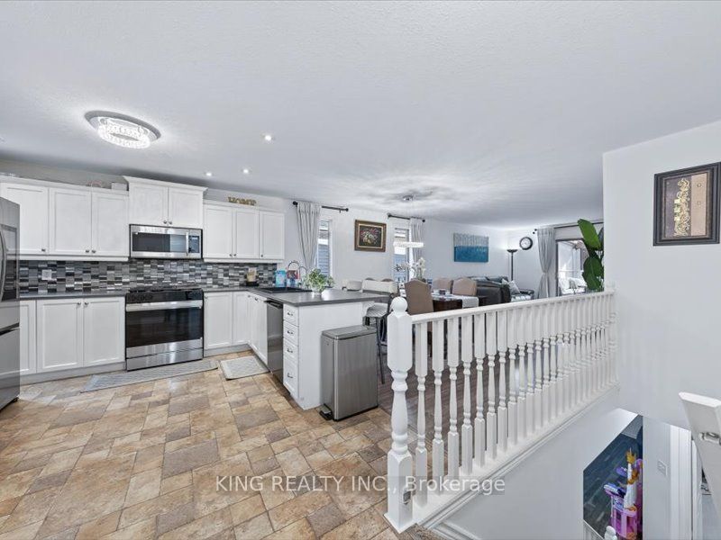 565 Grey Street Property Photo 17