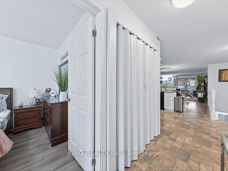 565 Grey Street Property Photo 18