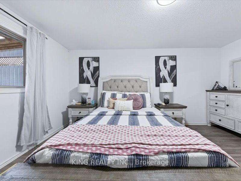 565 Grey Street Property Photo 26