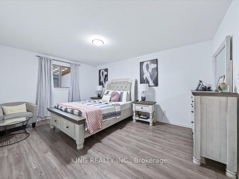 565 Grey Street Property Photo 27