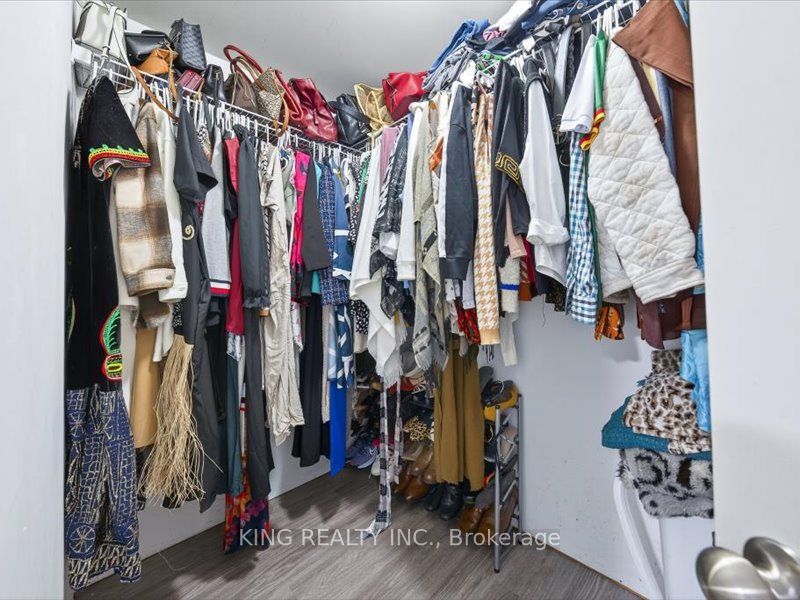 565 Grey Street Property Photo 28