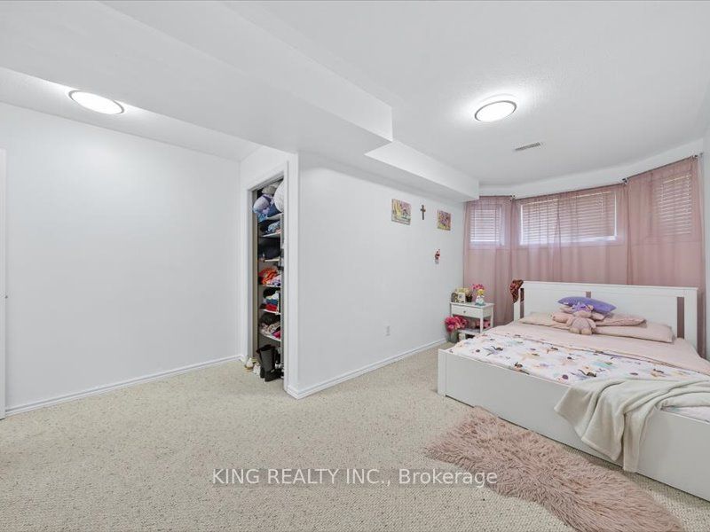 565 Grey Street Property Photo 30