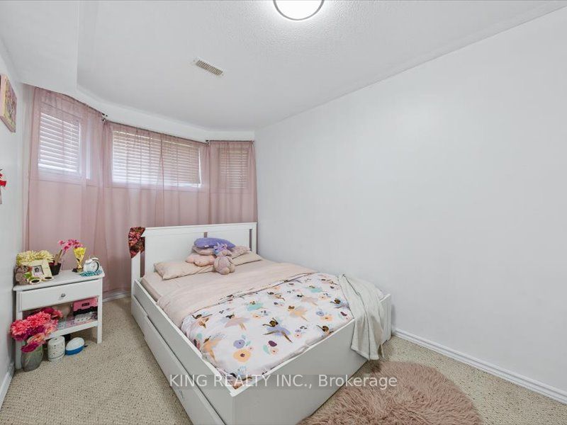 565 Grey Street Property Photo 31
