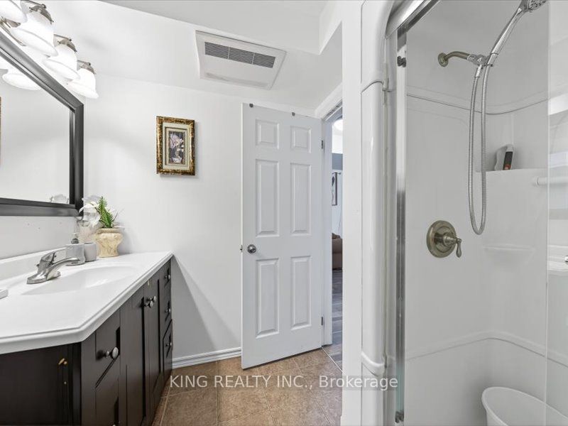 565 Grey Street Property Photo 33