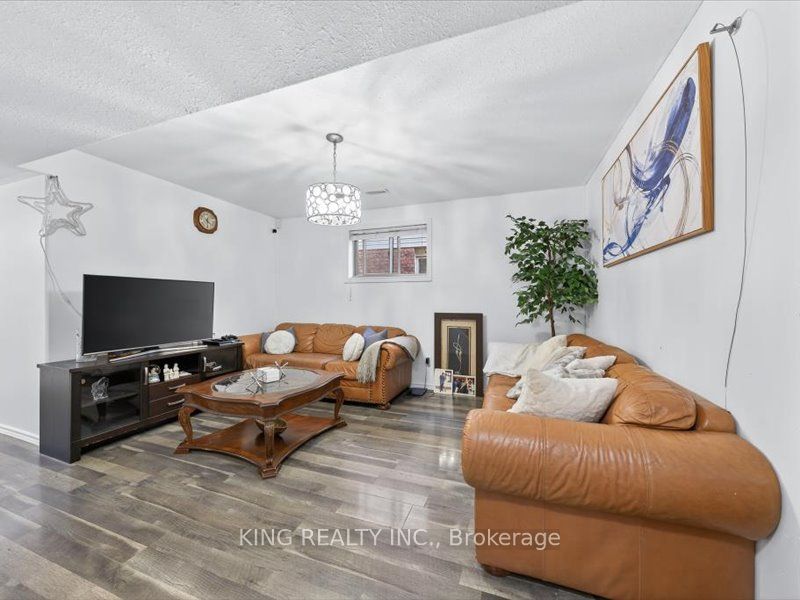 565 Grey Street Property Photo 36