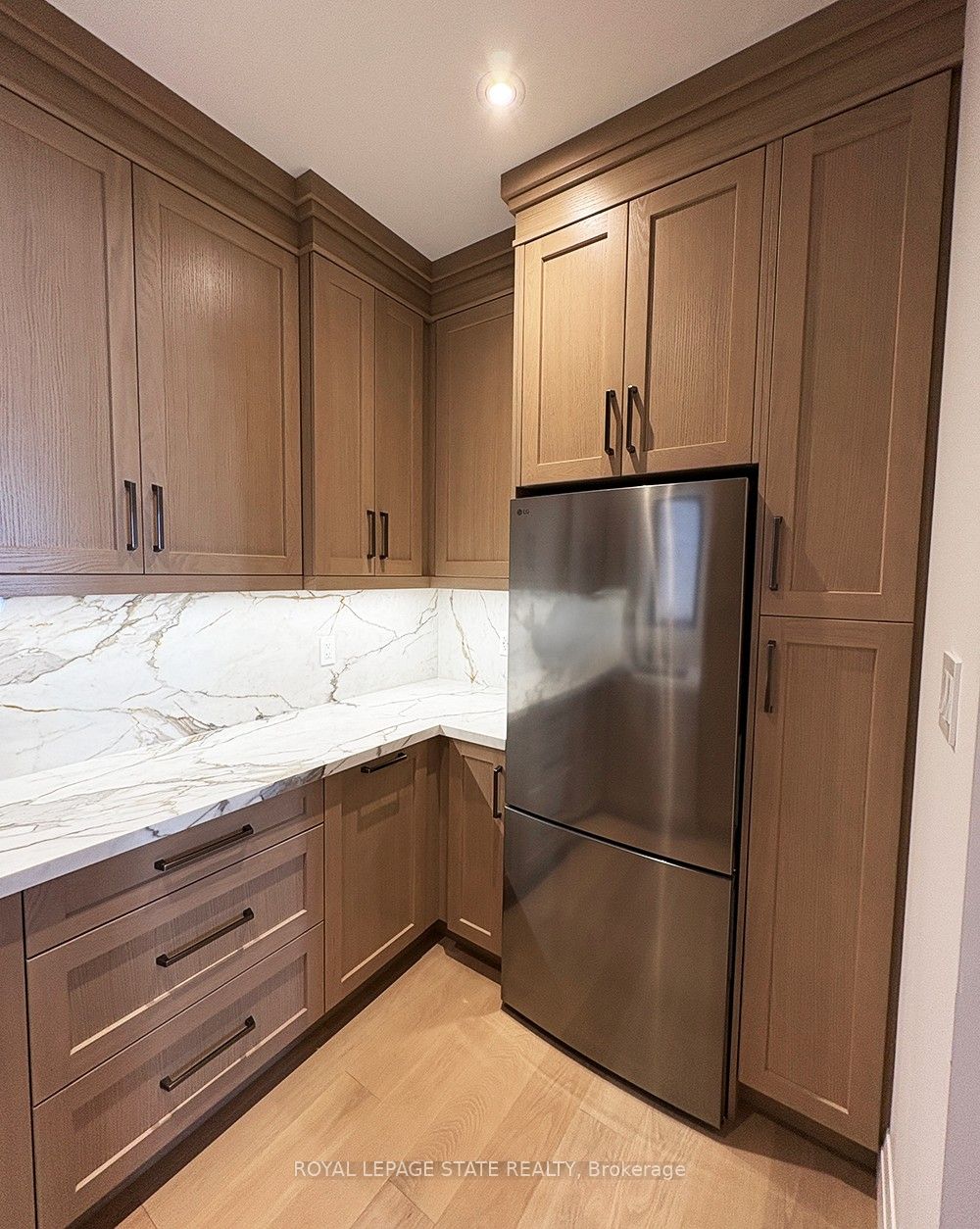 100 Watershore Dr Property Photo 6