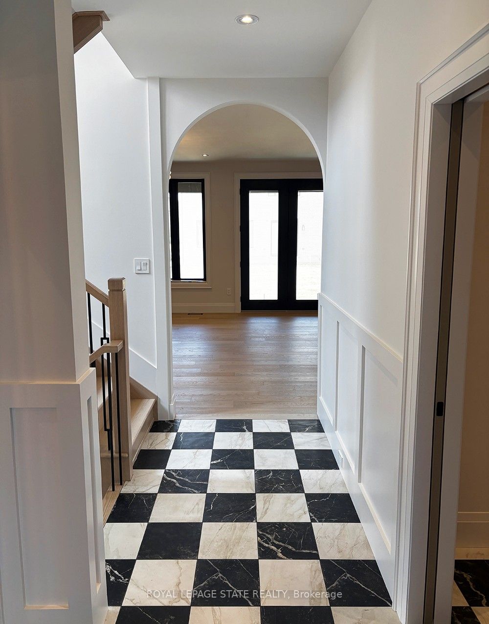 100 Watershore Dr Property Photo 8