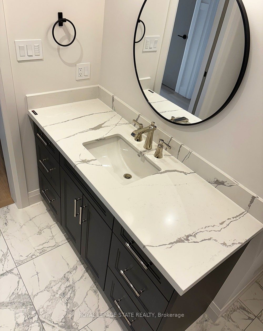 100 Watershore Dr Property Photo 11