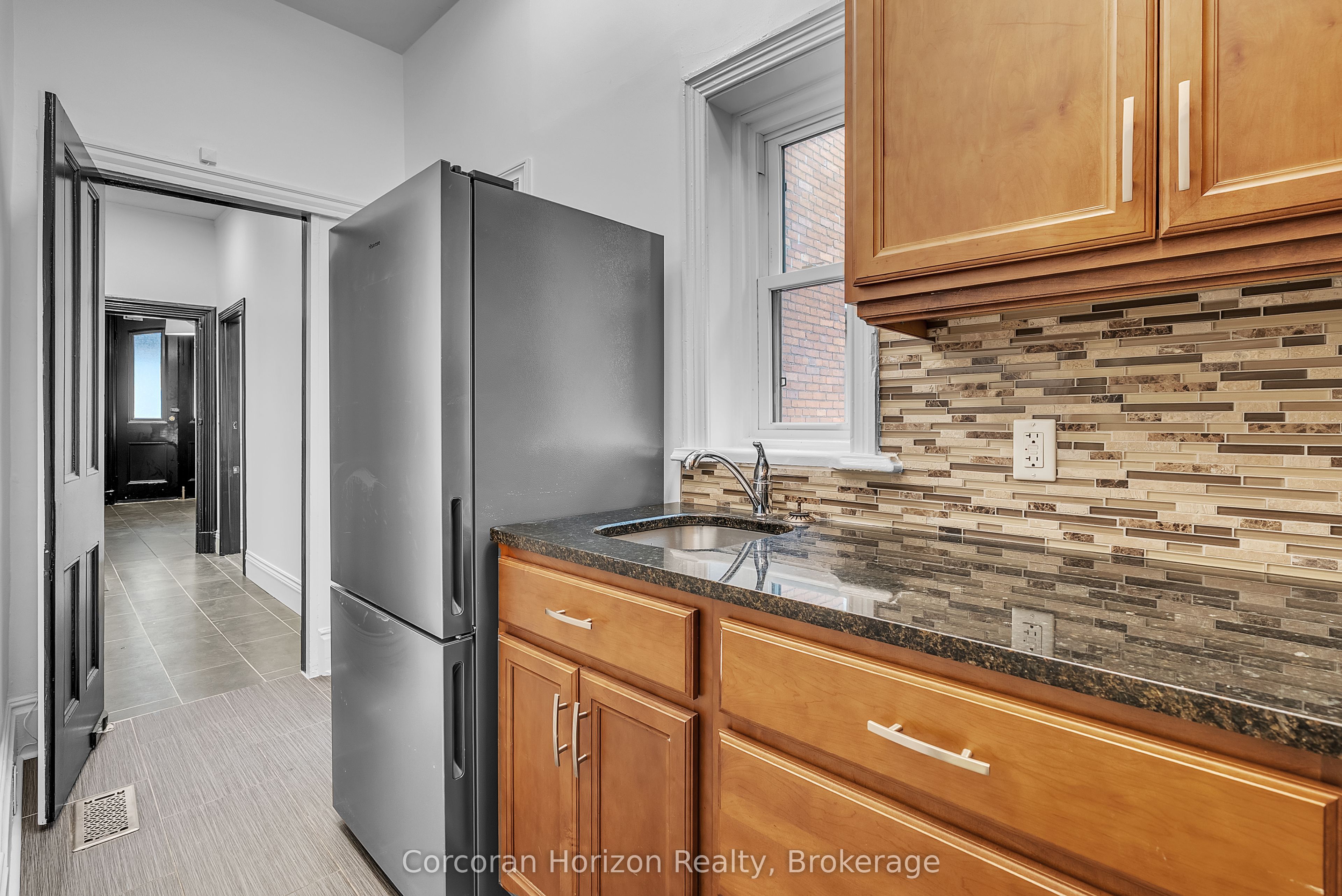 203 Macnab Street S Main Property Photo 12