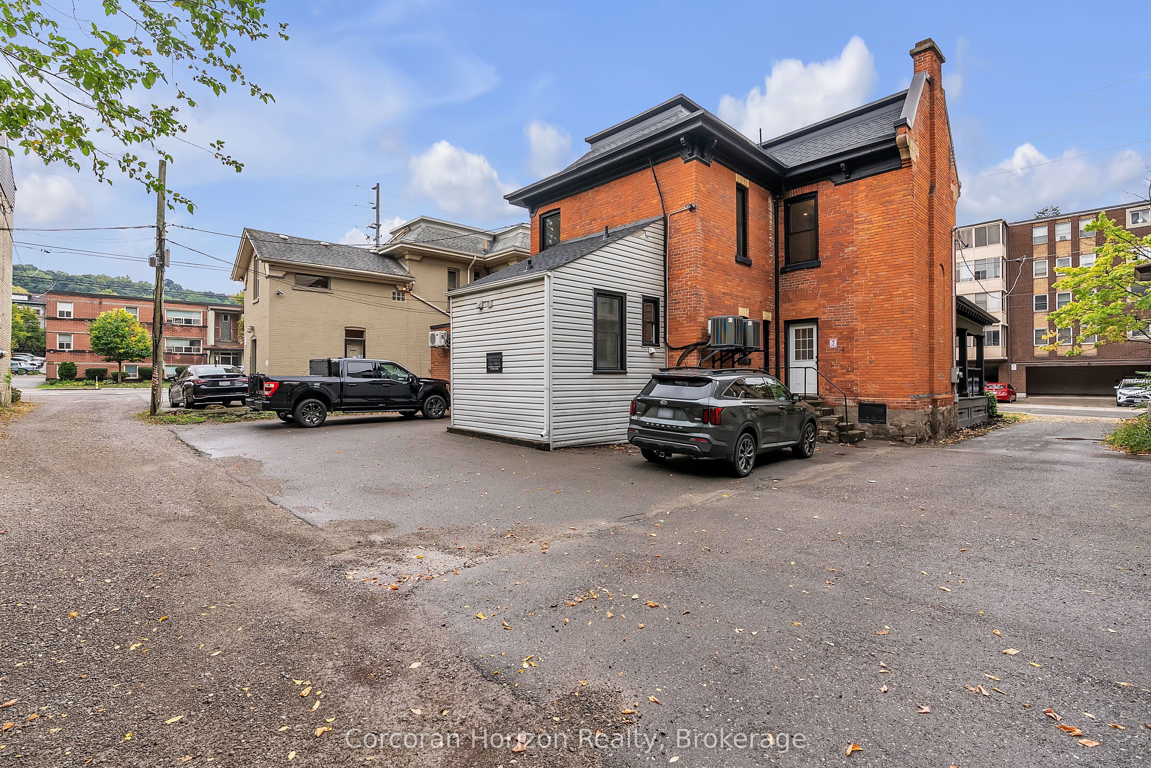 203 Macnab Street S Main Property Photo 16