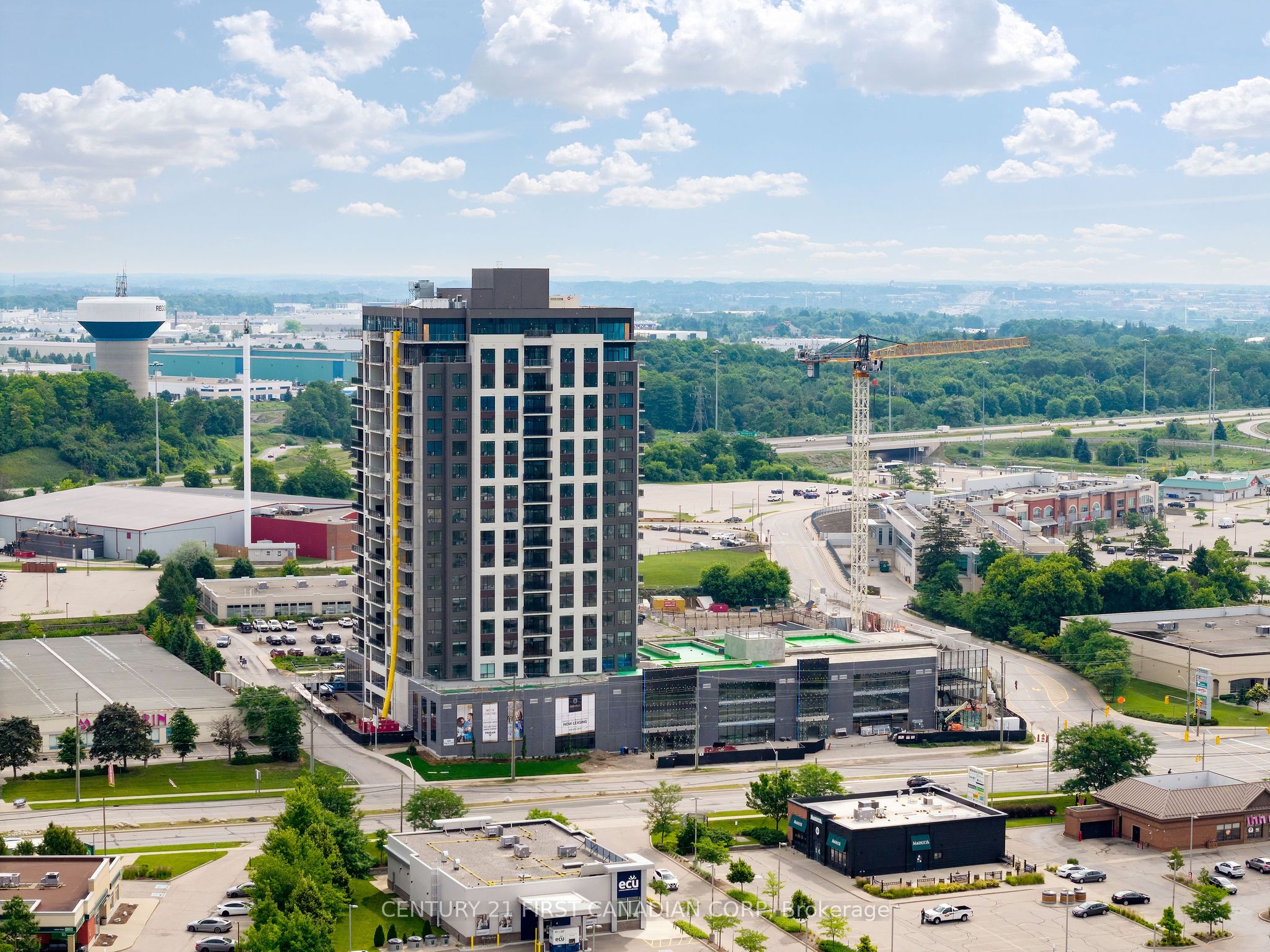 4286 E King Street 903 Property Photo 1