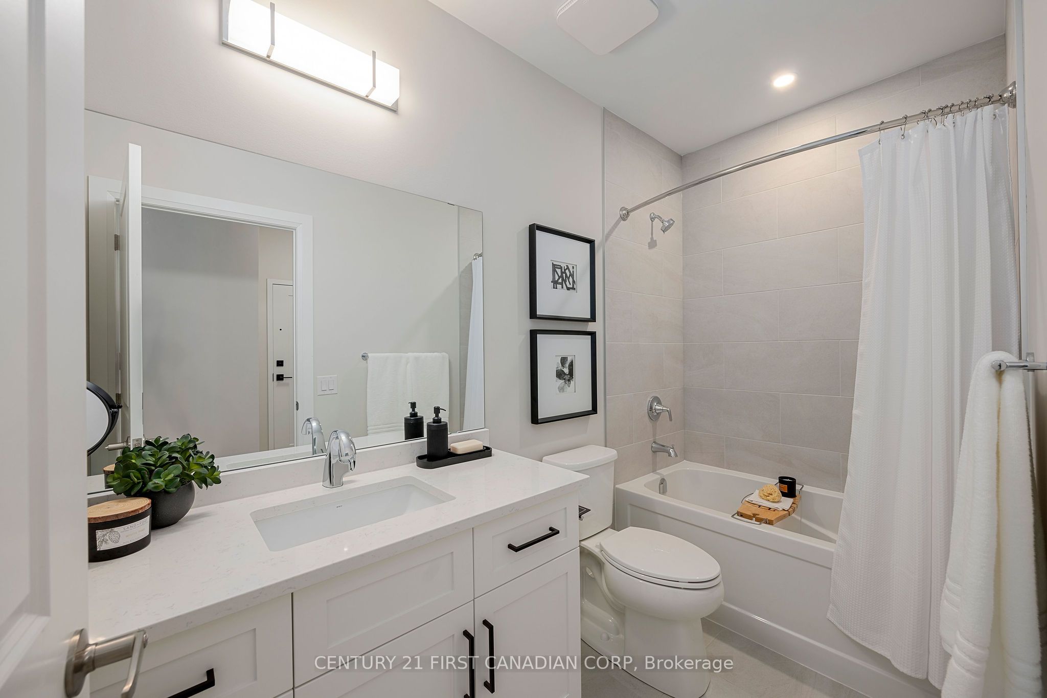 4286 E King Street 903 Property Photo 13