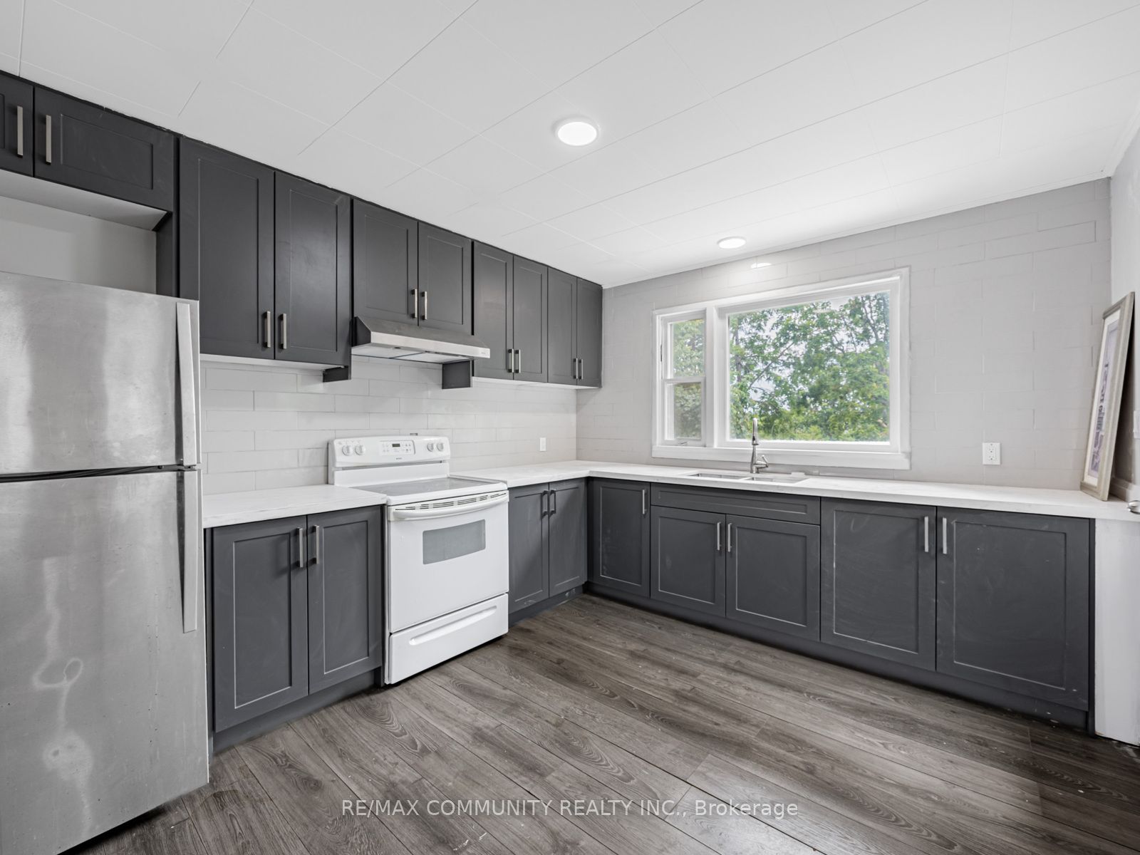 36 North Street Property Photo 9