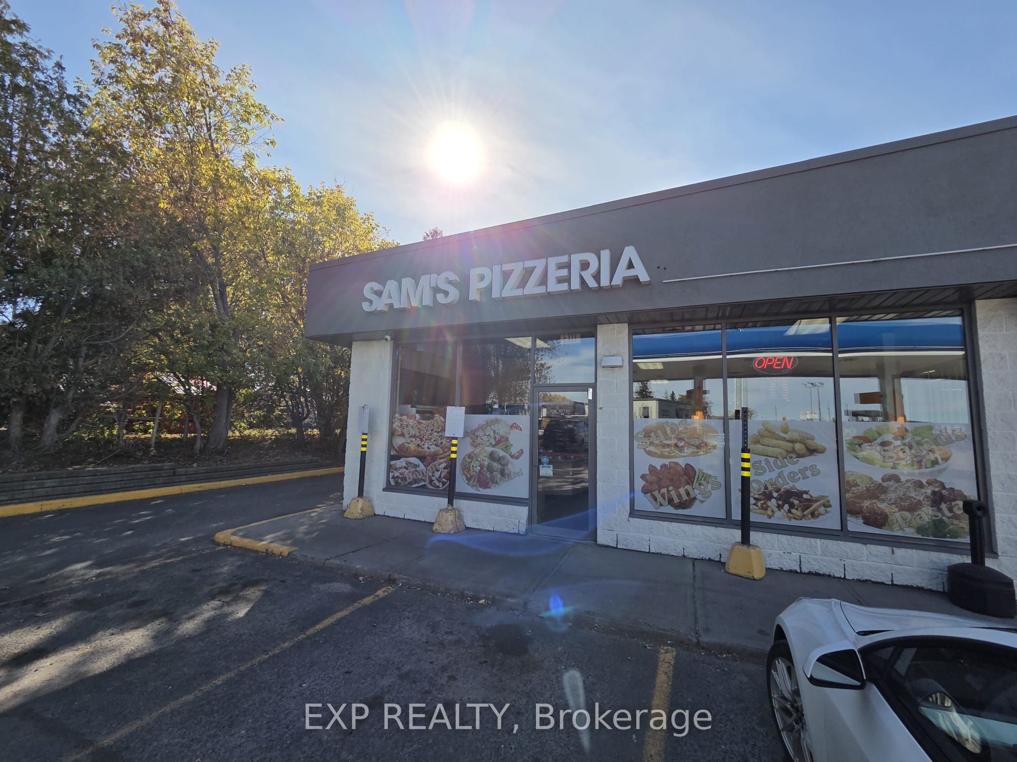 712 Rideau Street W Property Photo 1