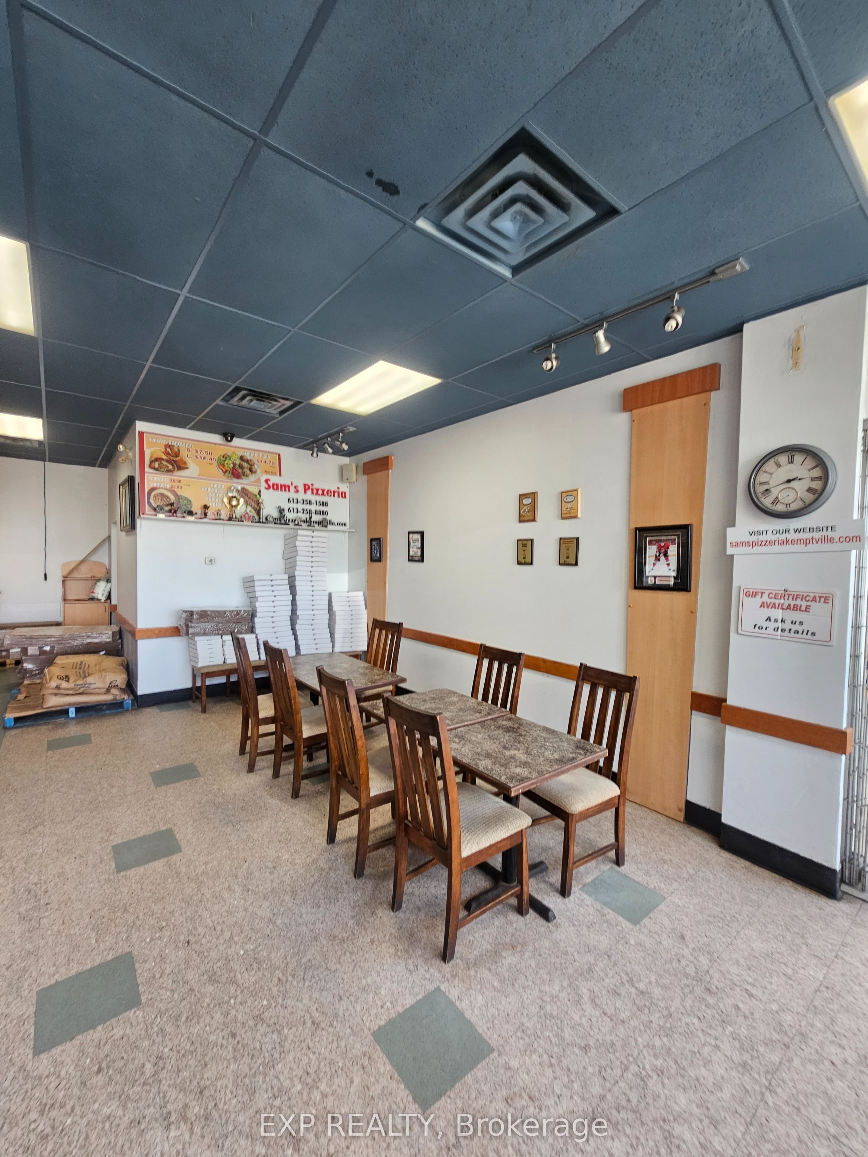 712 Rideau Street W Property Photo 2