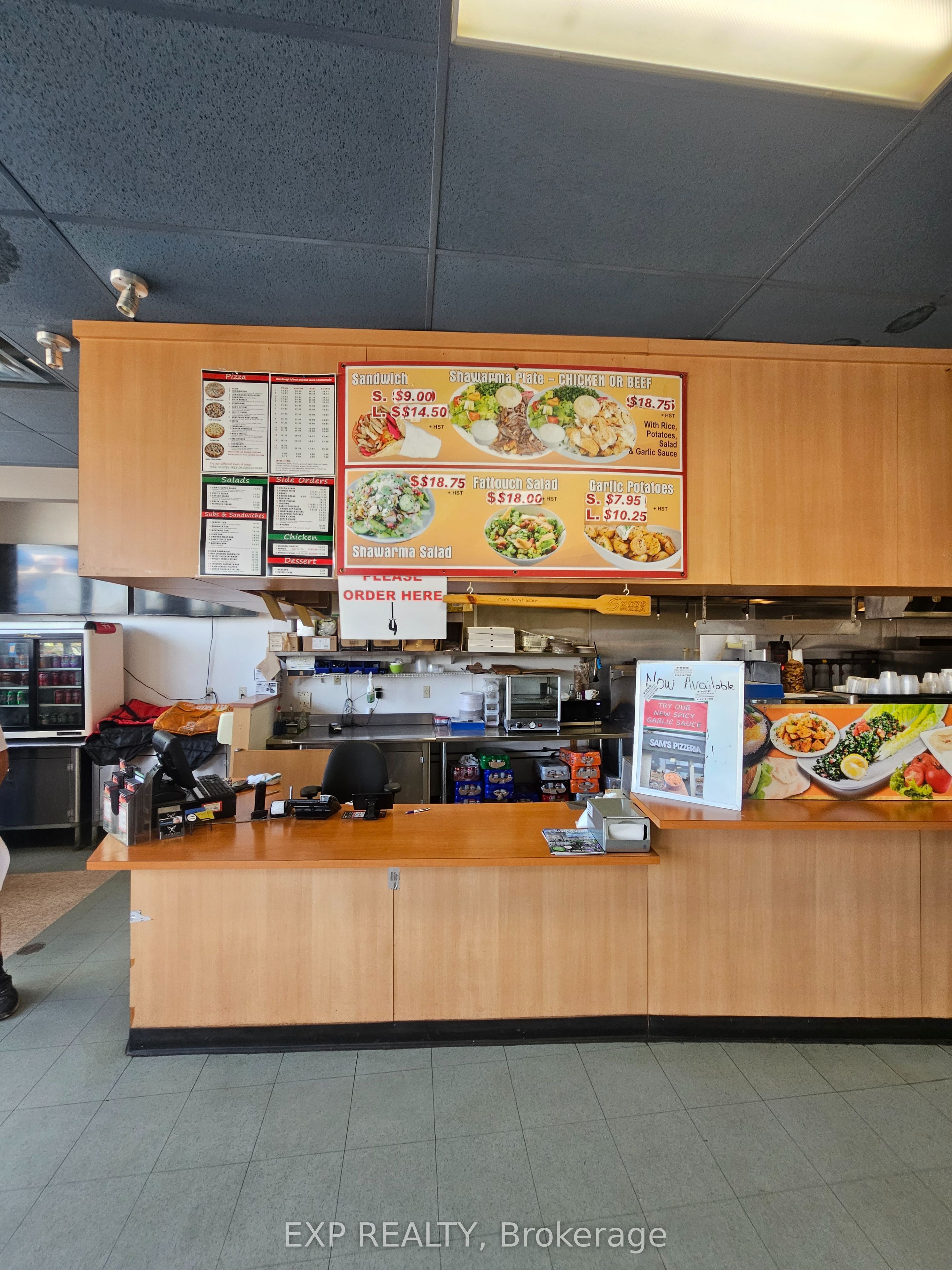 712 Rideau Street W Property Photo 3