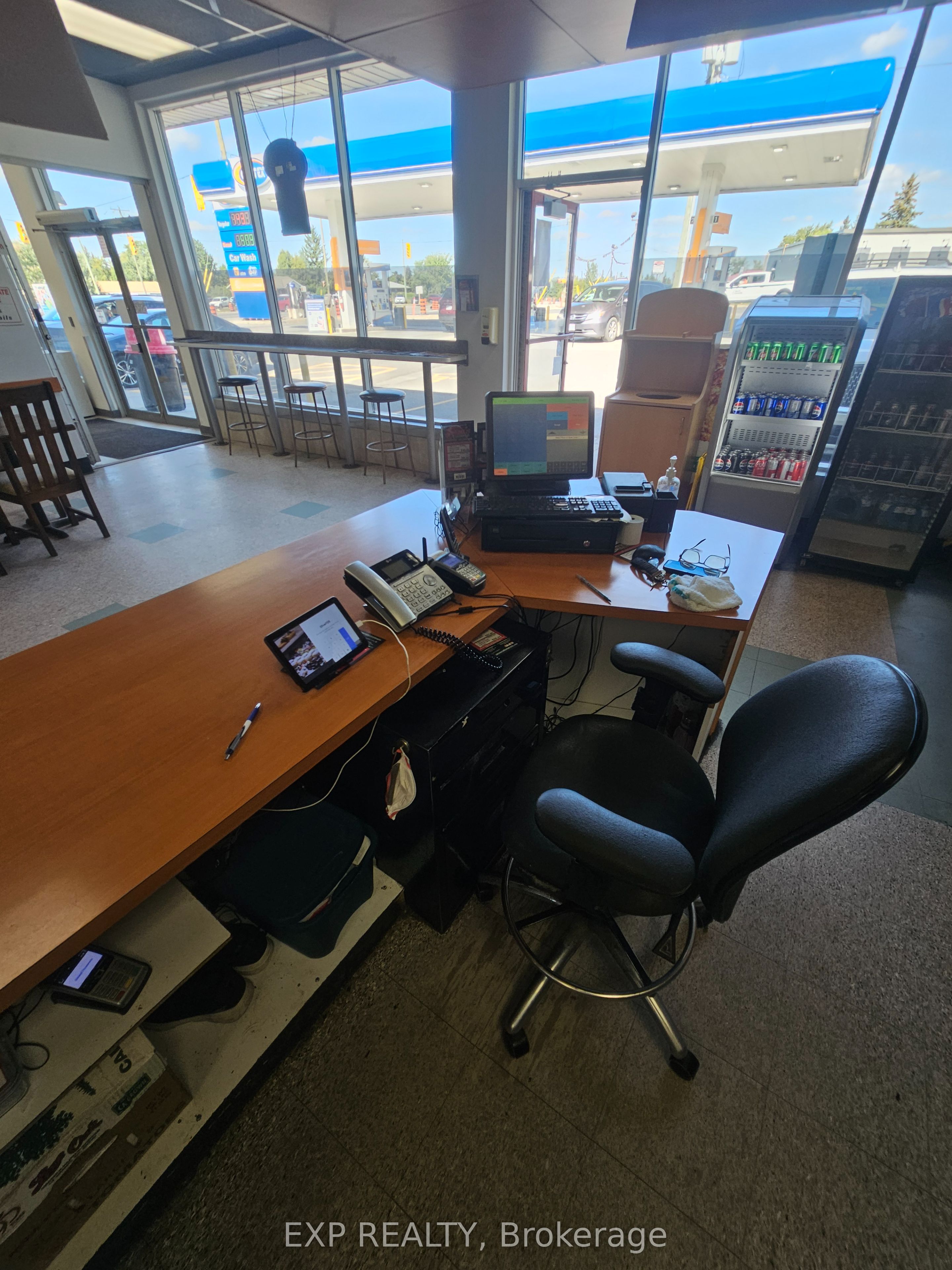 712 Rideau Street W Property Photo 5