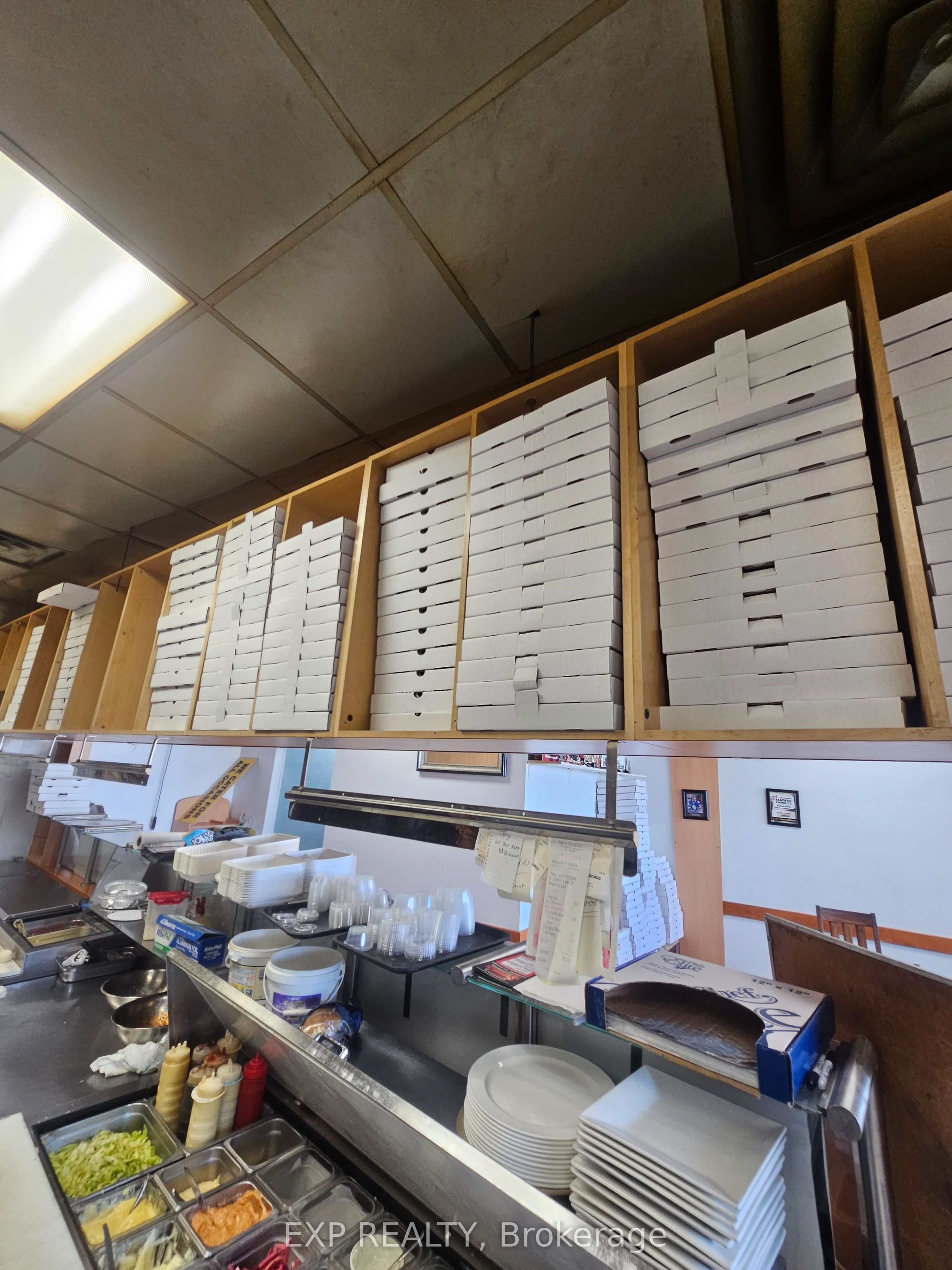 712 Rideau Street W Property Photo 7