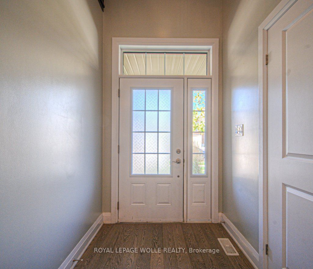 286 Tall Grass Crescent Property Photo 5