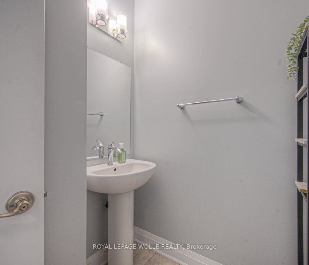 286 Tall Grass Crescent Property Photo 6