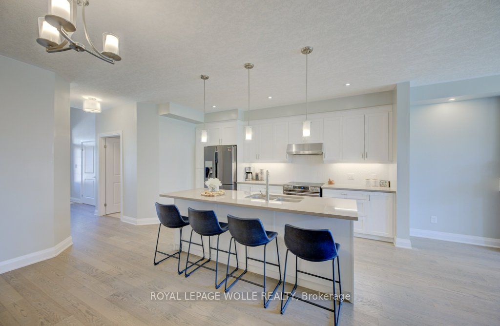 286 Tall Grass Crescent Property Photo 9