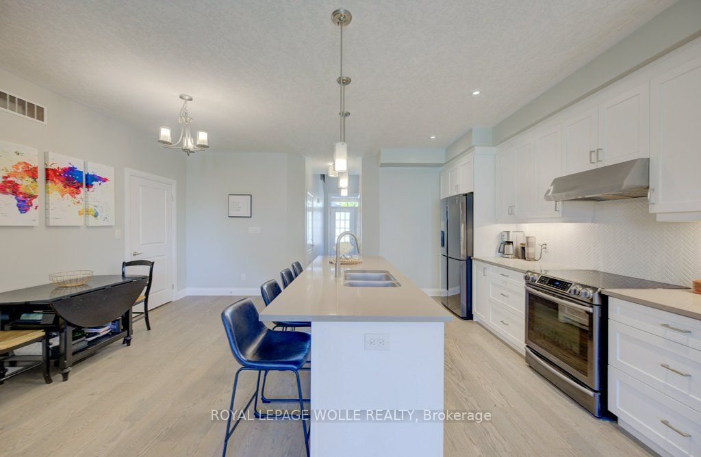 286 Tall Grass Crescent Property Photo 10