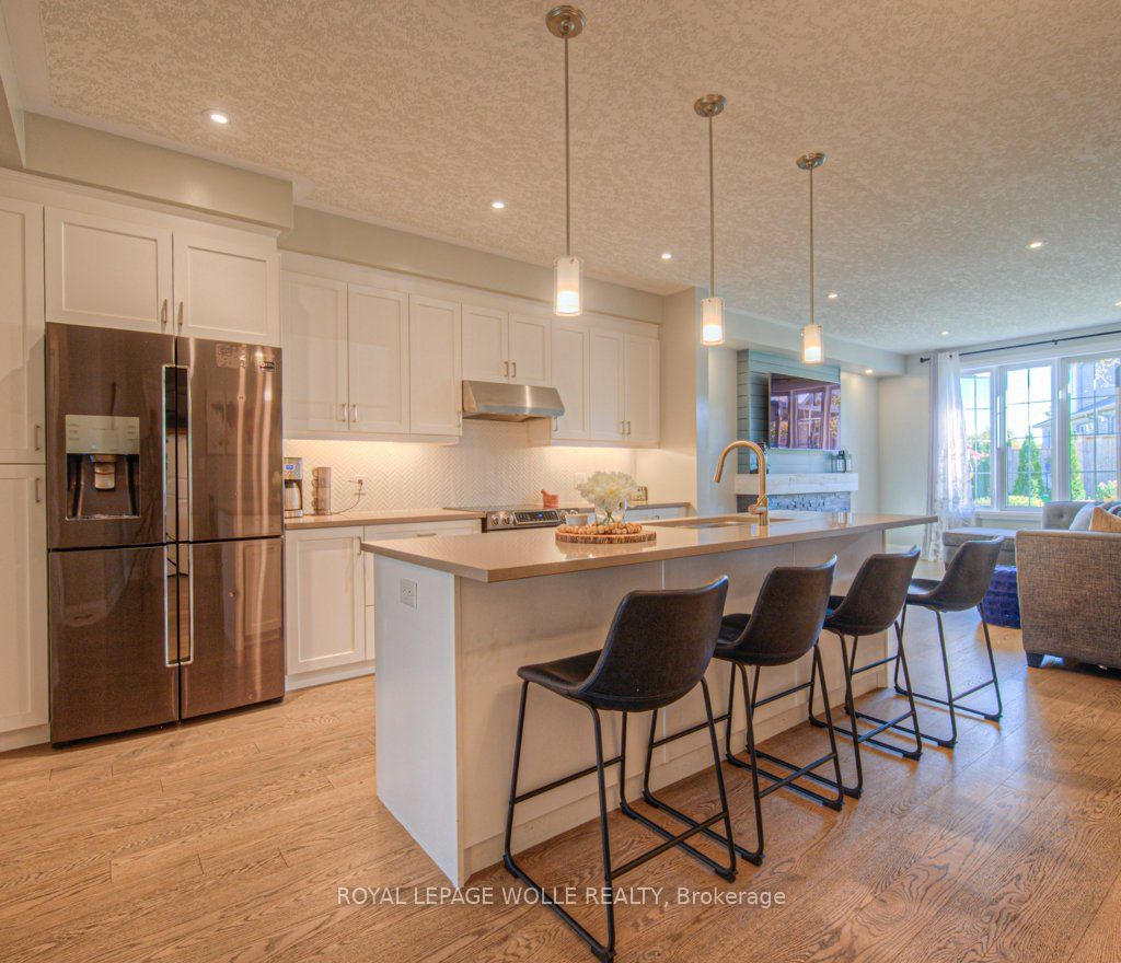 286 Tall Grass Crescent Property Photo 11