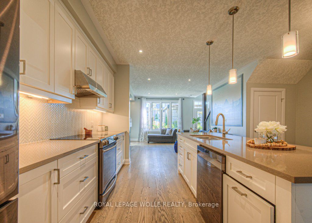 286 Tall Grass Crescent Property Photo 15