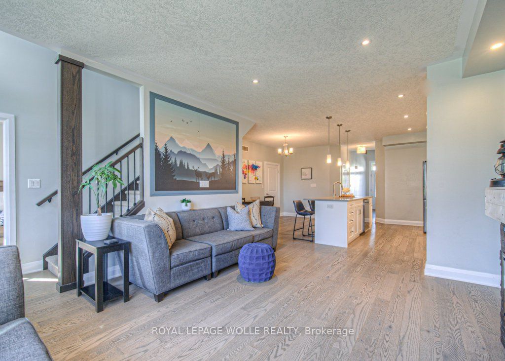 286 Tall Grass Crescent Property Photo 22