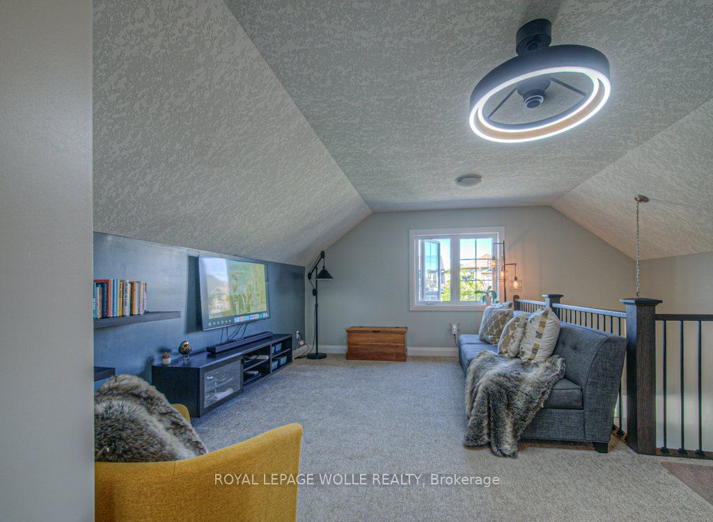 286 Tall Grass Crescent Property Photo 31