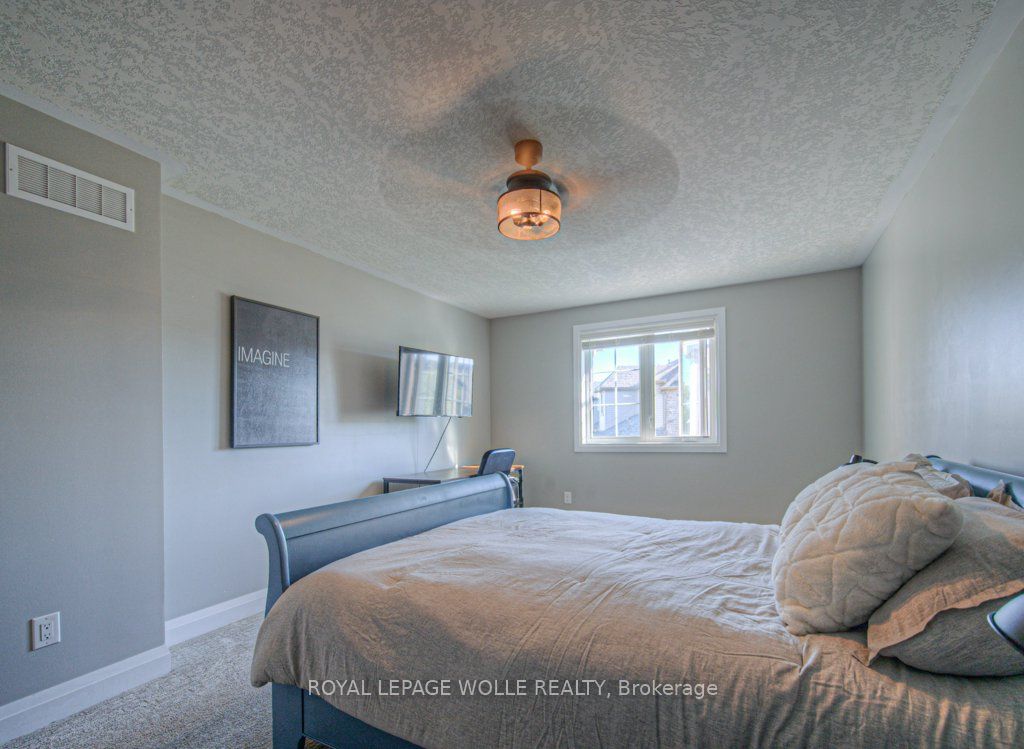 286 Tall Grass Crescent Property Photo 35