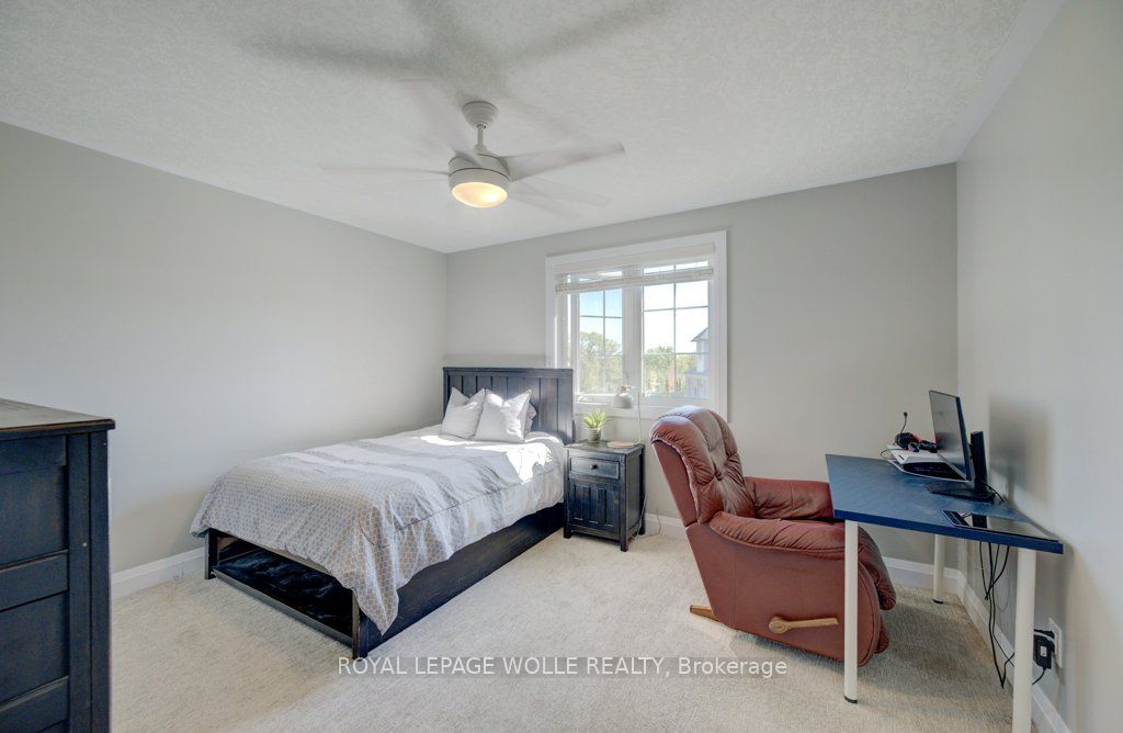 286 Tall Grass Crescent Property Photo 36