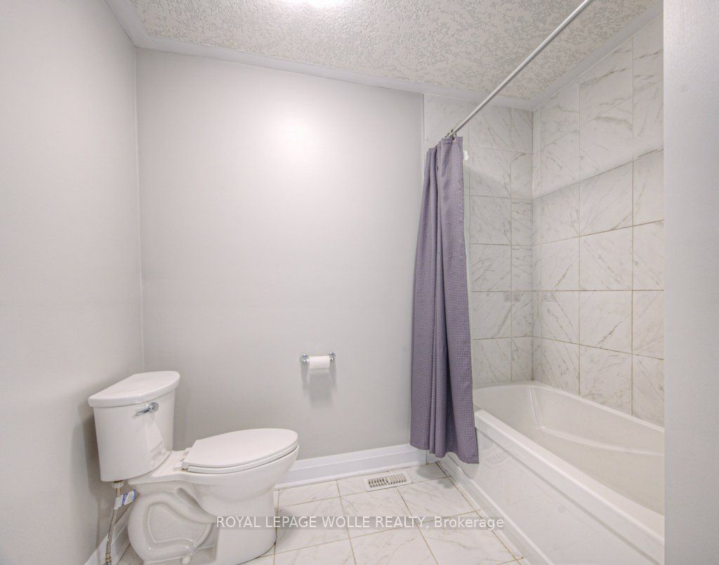 286 Tall Grass Crescent Property Photo 38