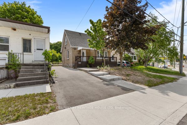 181 Highland Road E Property Photo 4