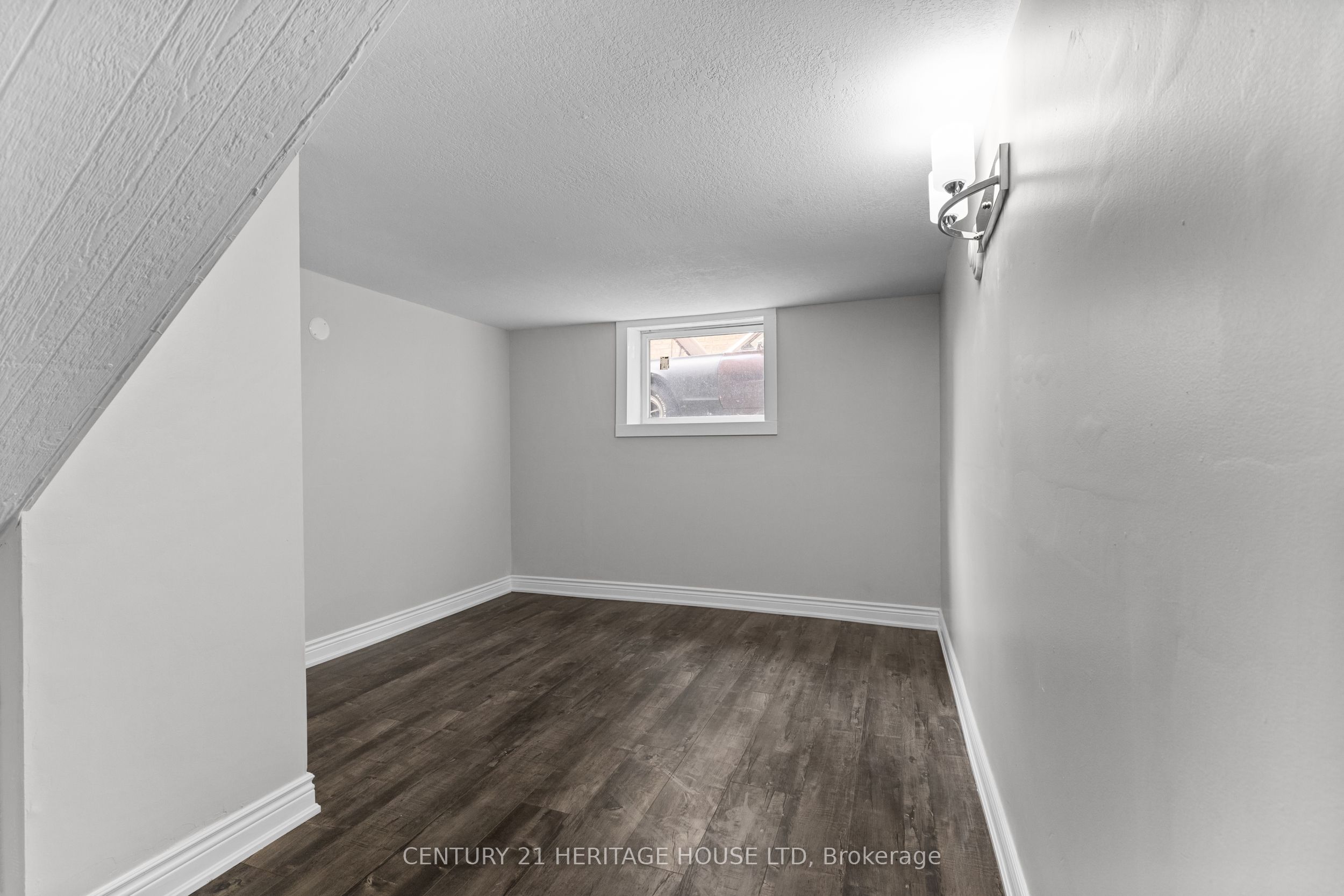 181 Highland Road E Property Photo 12