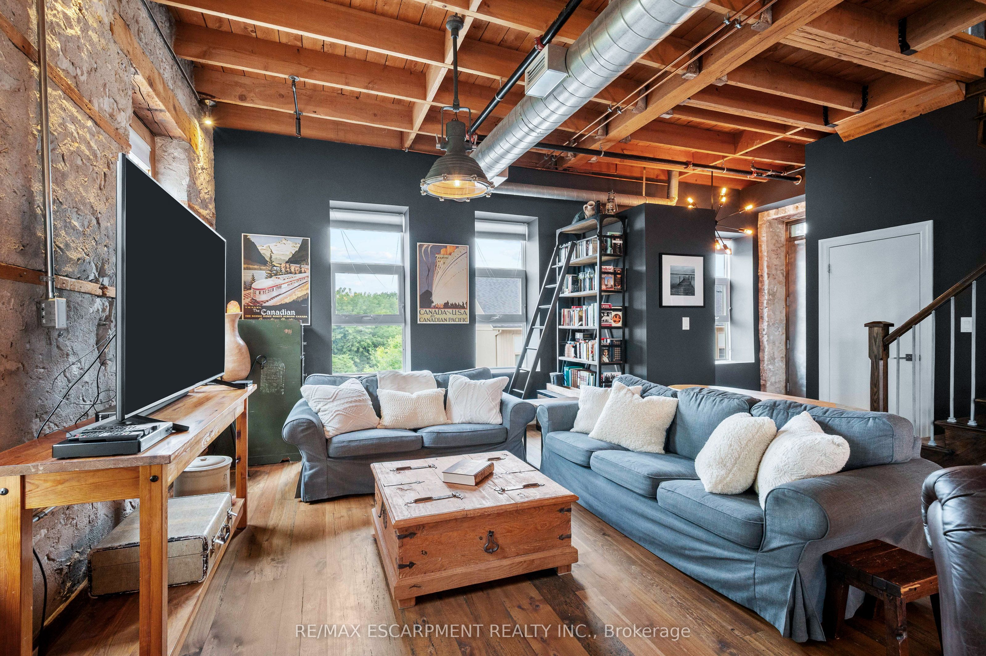 25 Concession Street 201 Property Photo 1