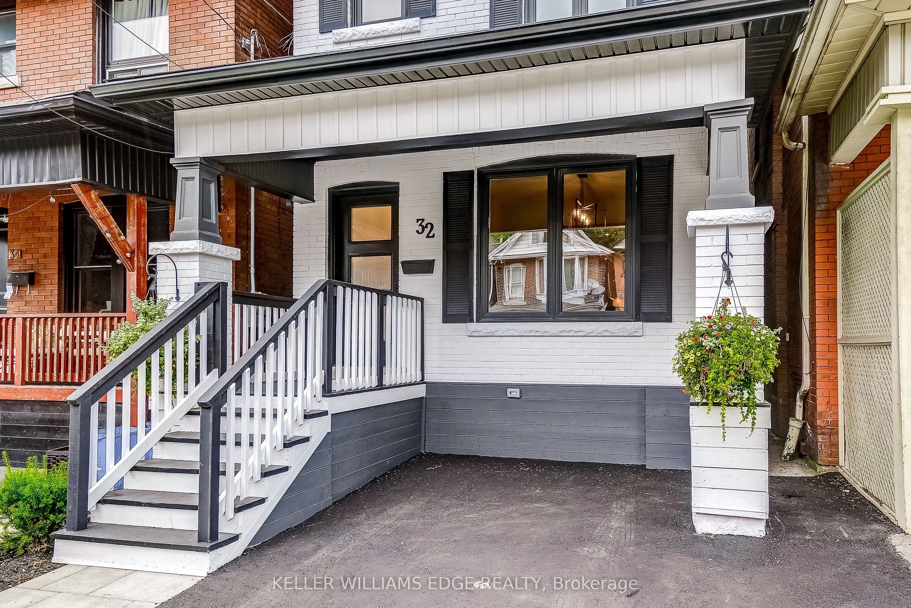 32 Cumberland Ave Property Photo 1