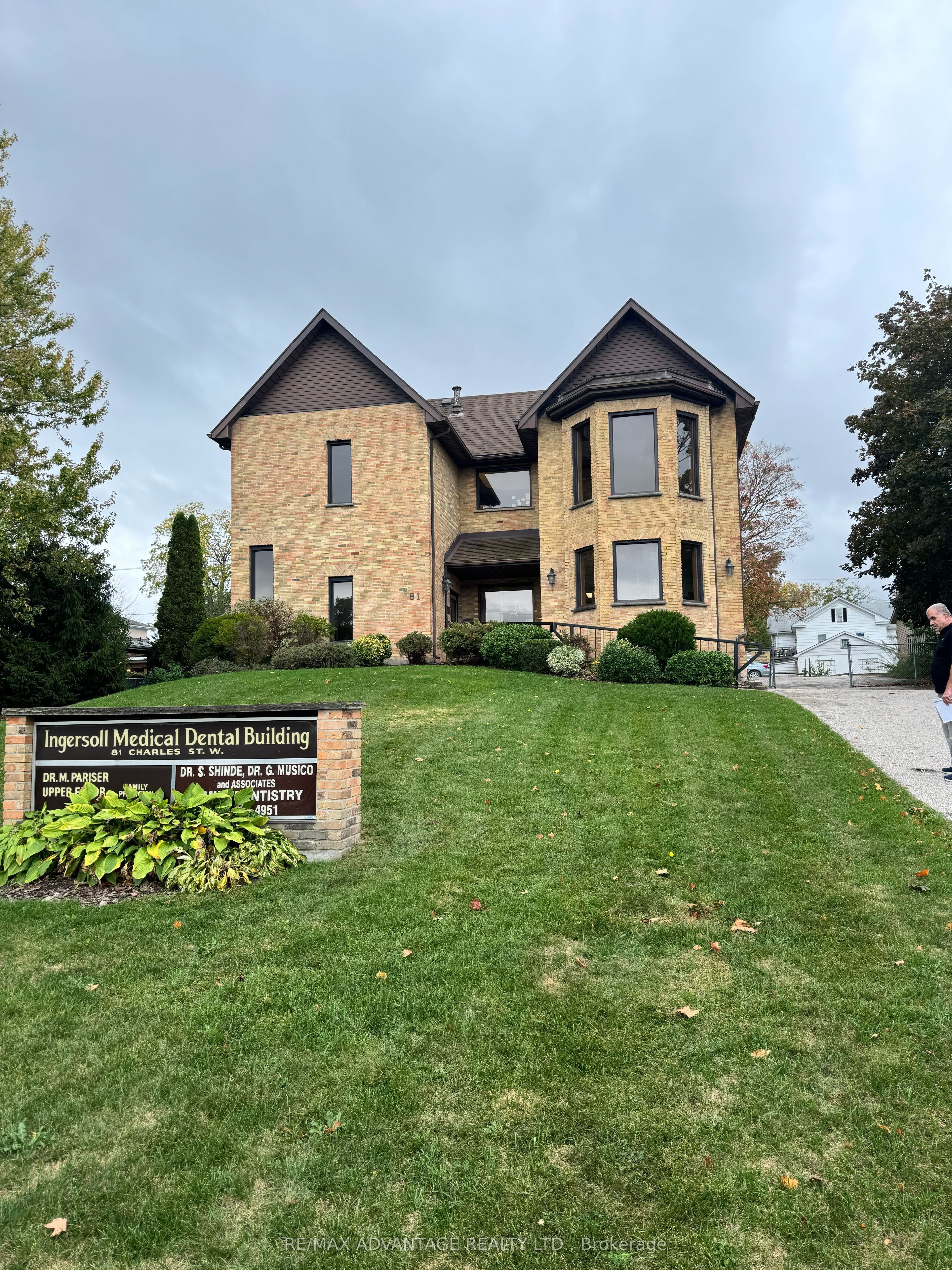 81 Charles Street W Property Photo 1