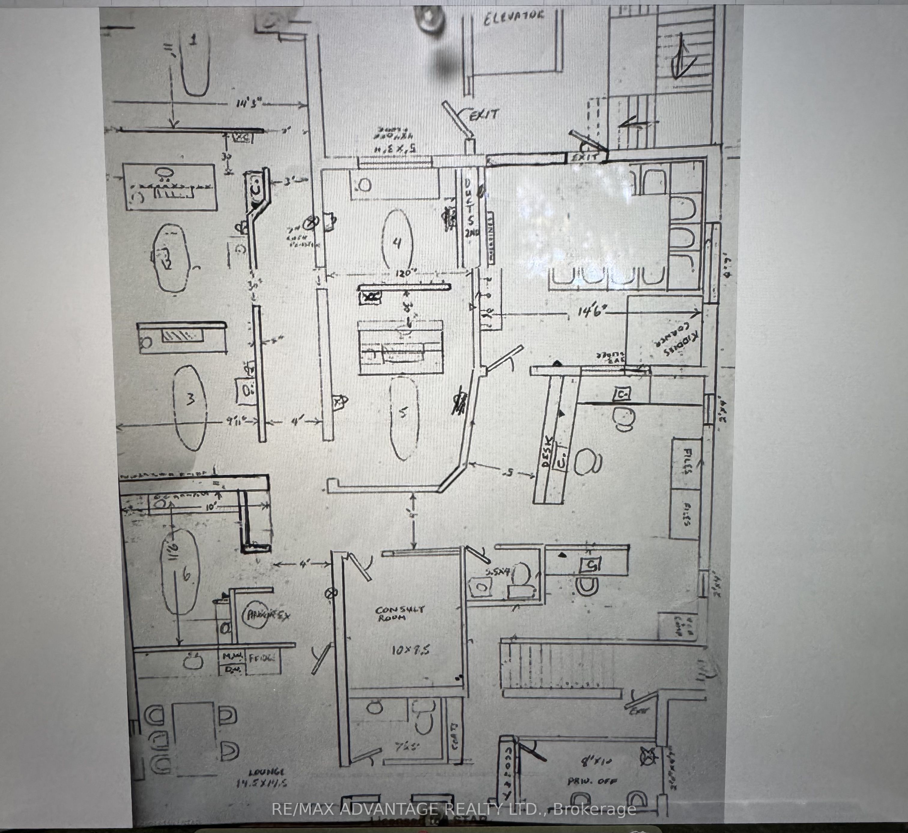 81 Charles Street W Property Photo 7