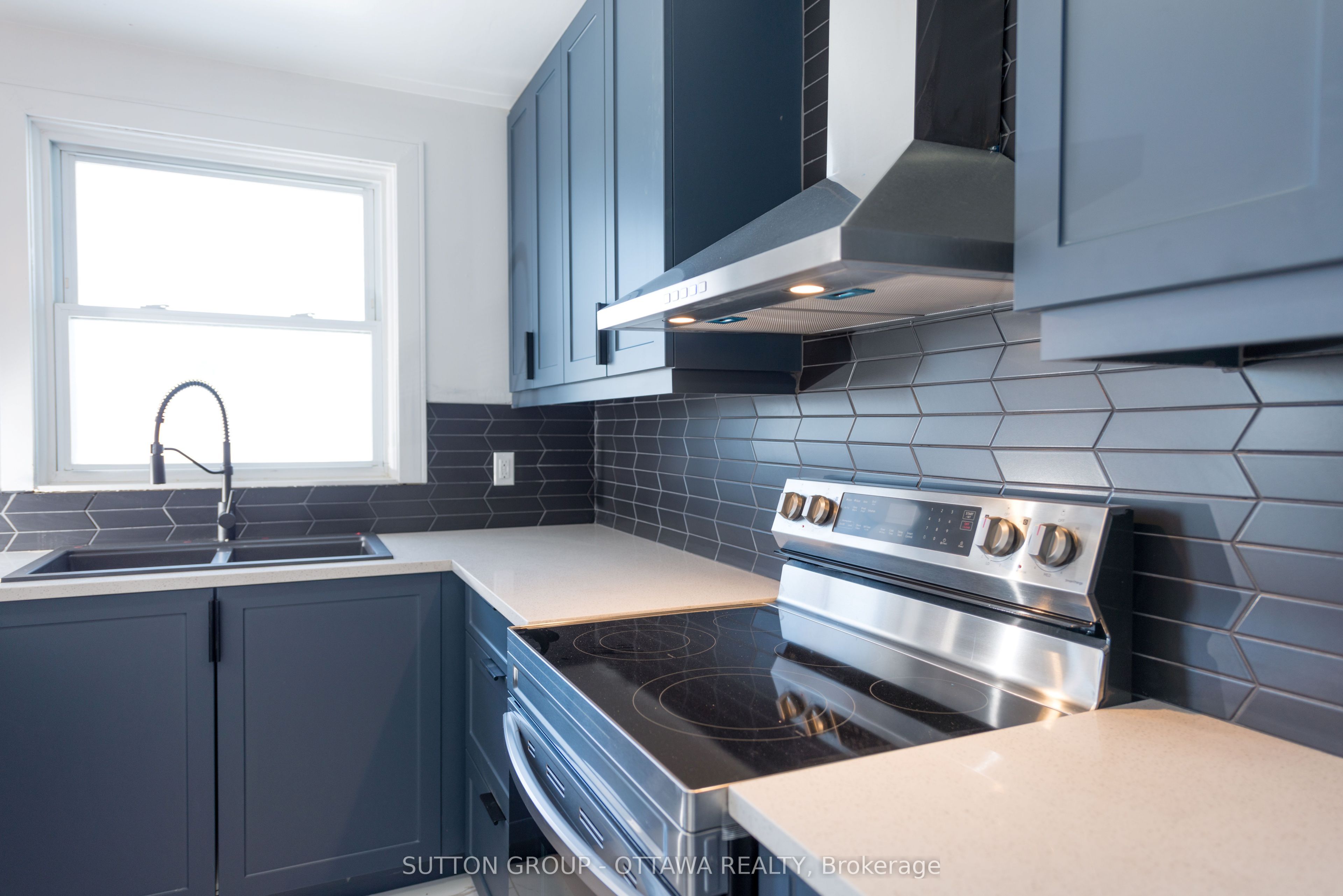 2419 Pagé Road N 3 Property Photo 9