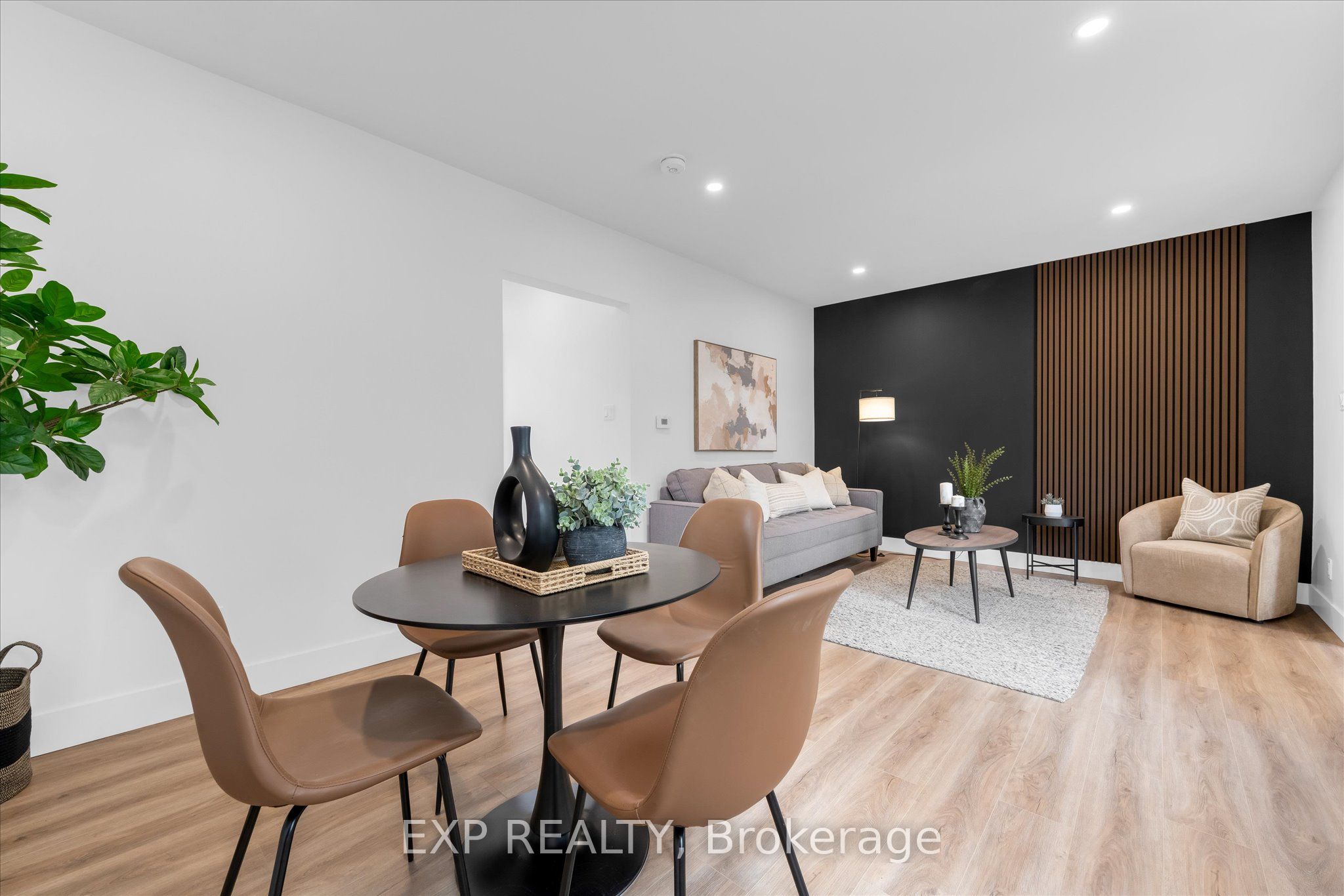 20 Hill Street Property Photo 2