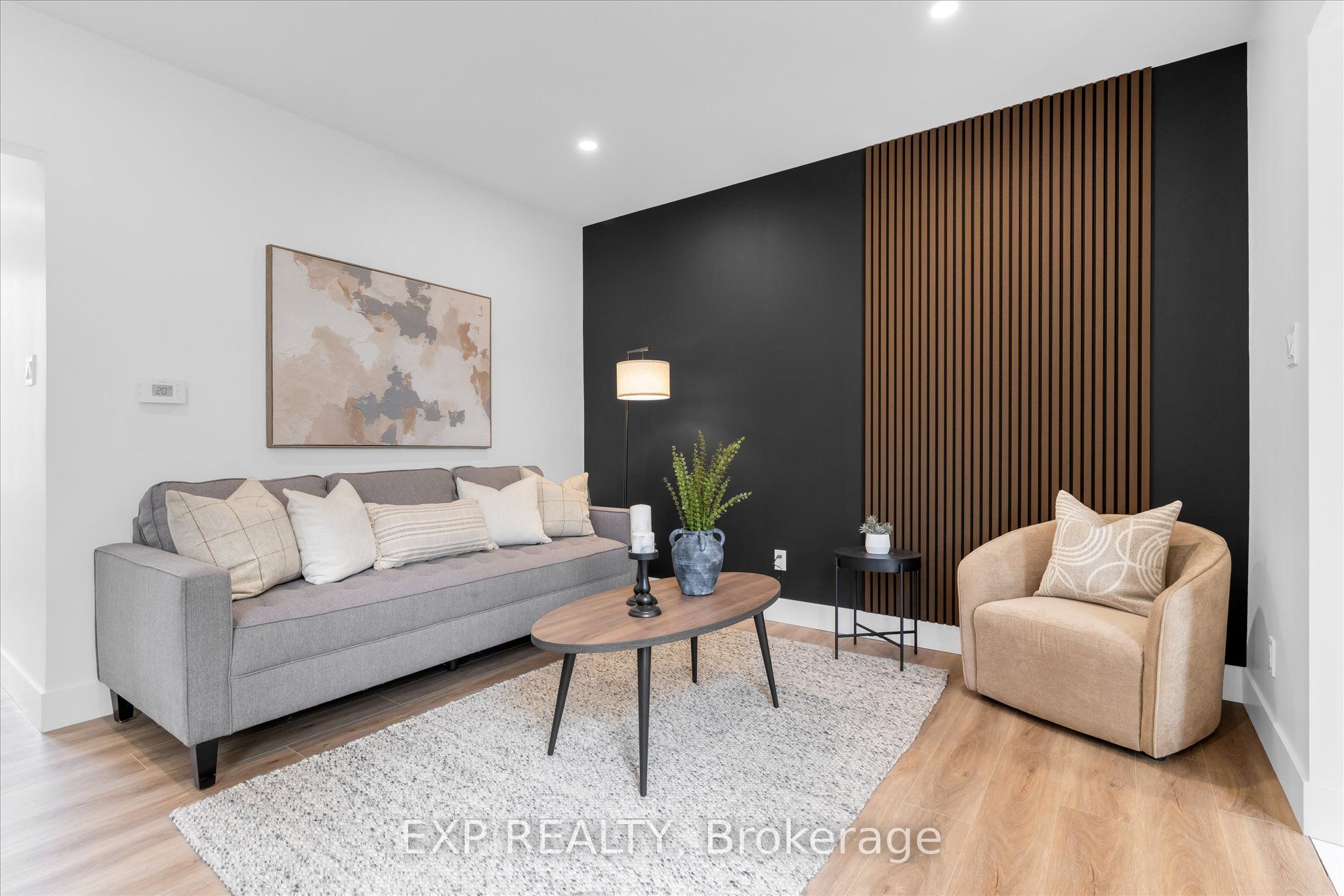 20 Hill Street Property Photo 6