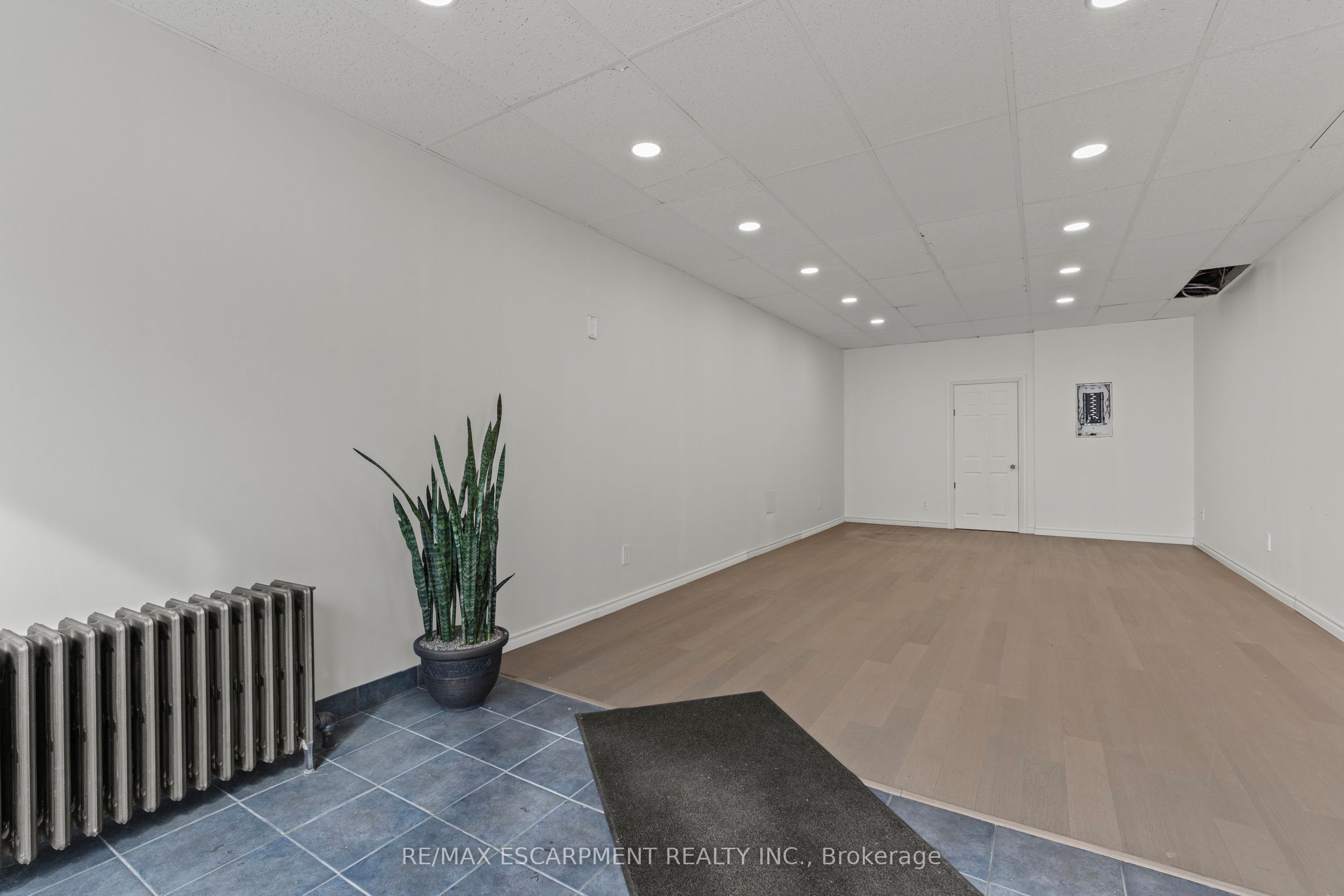 1811 King St E Property Photo 6