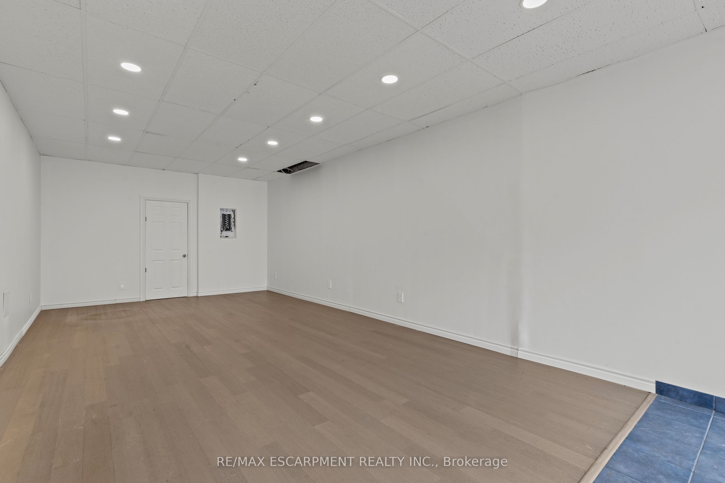 1811 King St E Property Photo 7