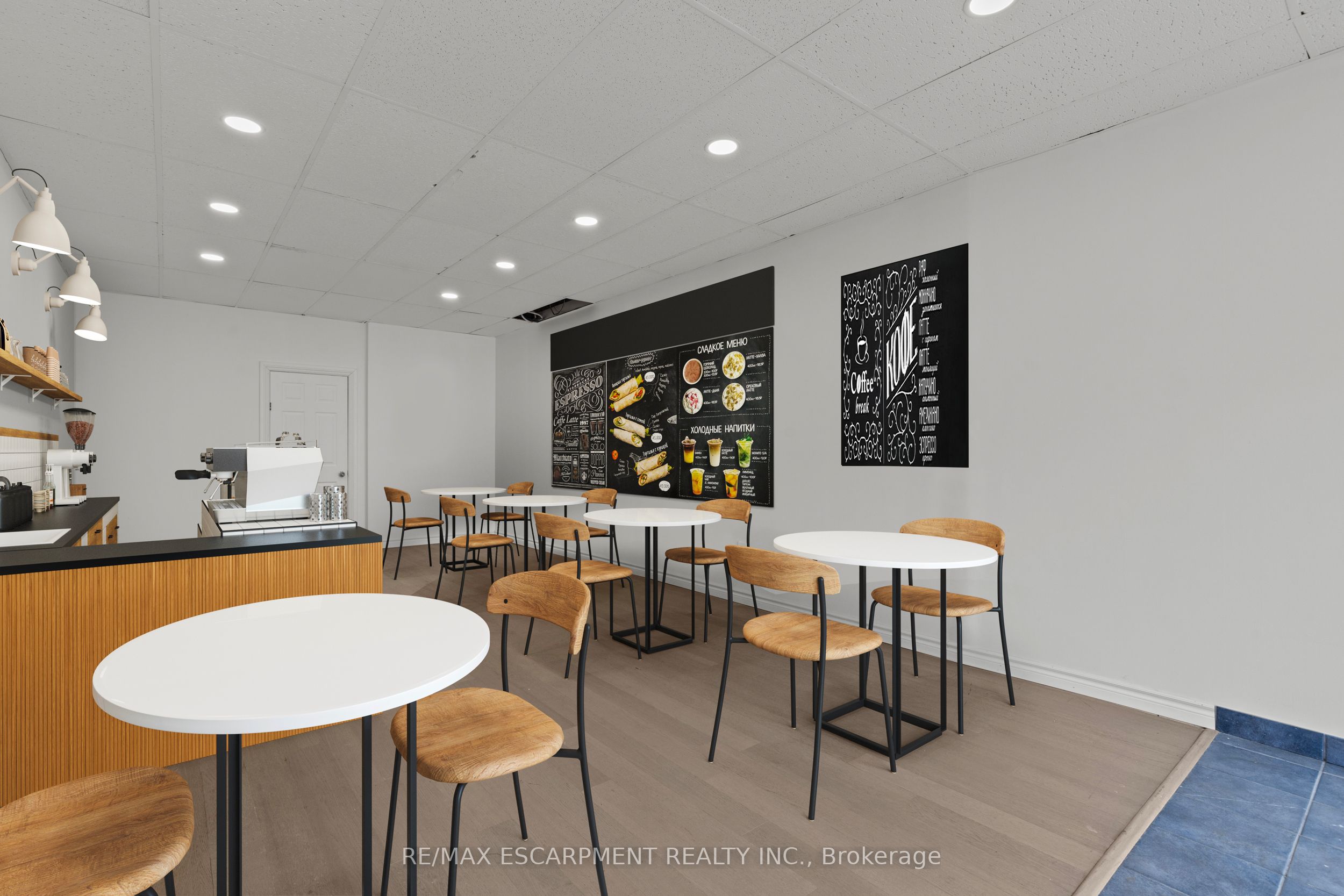 1811 King St E Property Photo 8