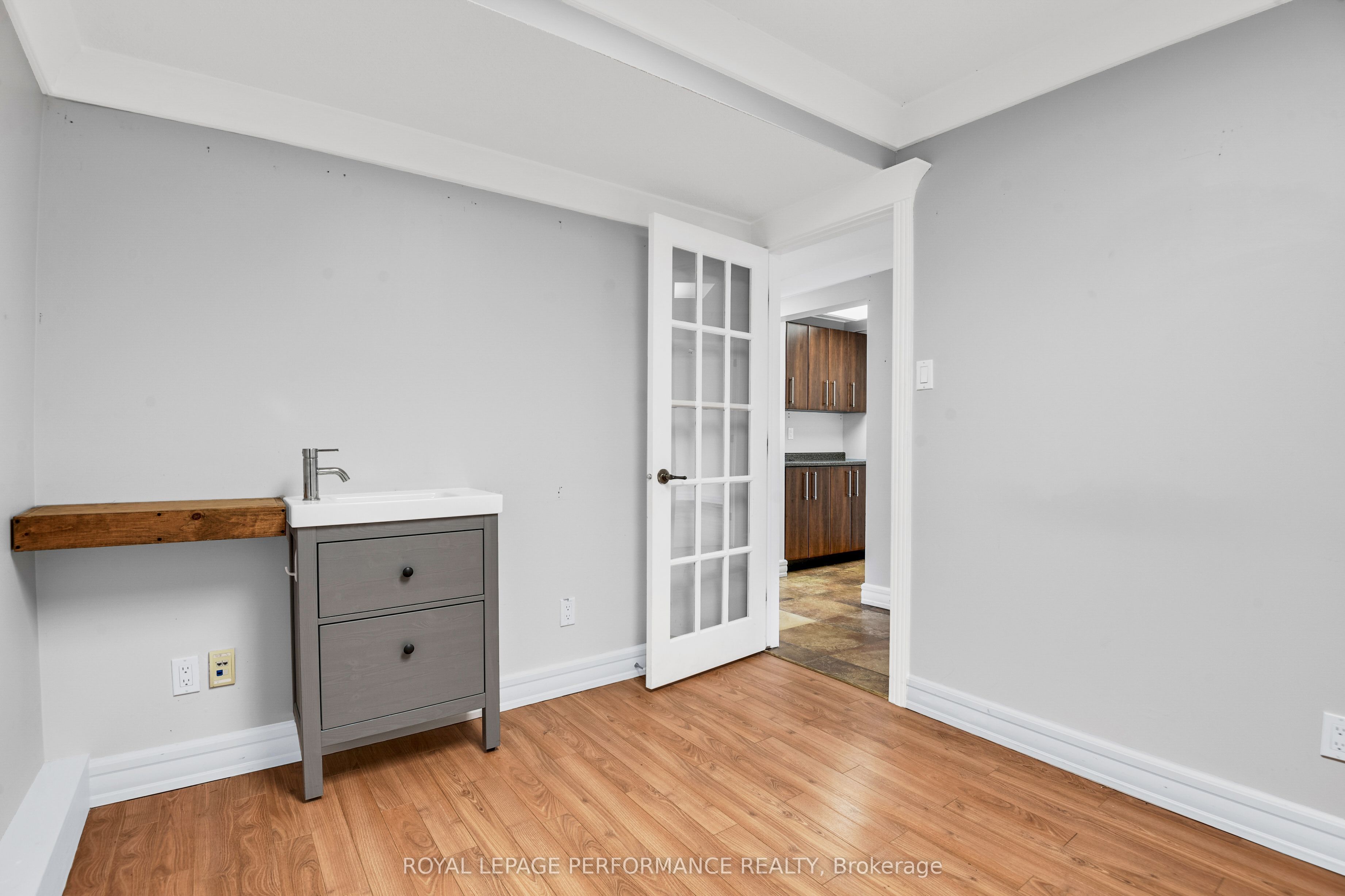 921 Notre Dame St Property Photo 15