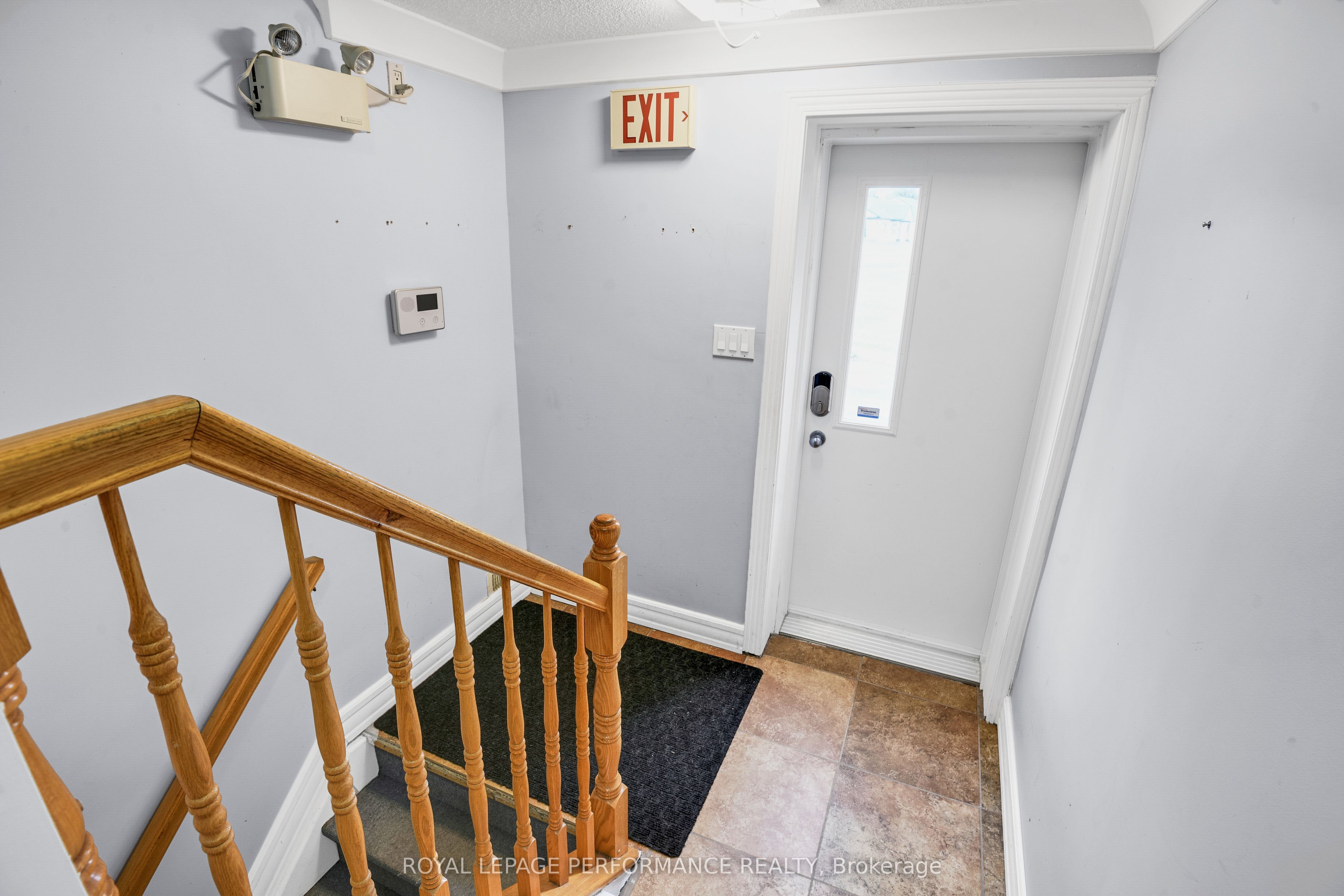 921 Notre Dame St Property Photo 23