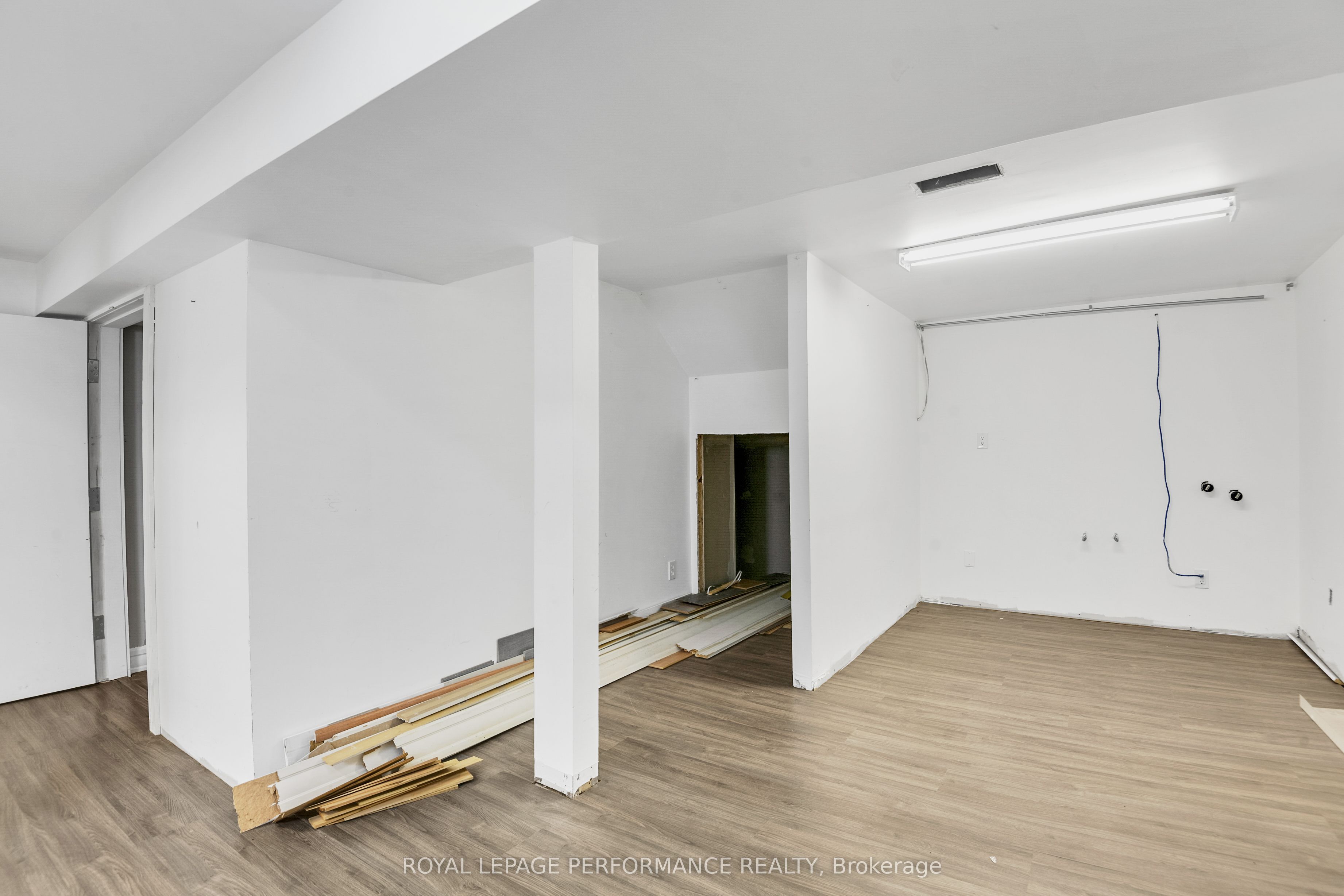 921 Notre Dame St Property Photo 26